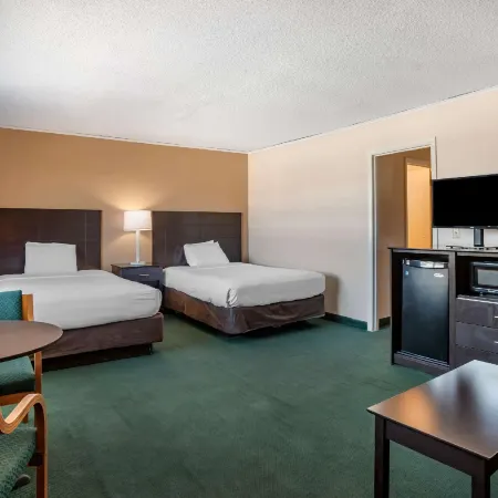 Rodeway Inn & Suites