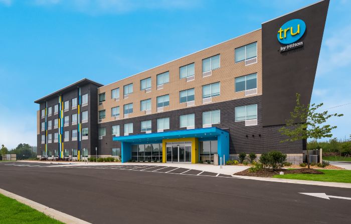 Tru by Hilton Novi Detroit