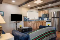 Steps to the Historic Santa Fe Plaza