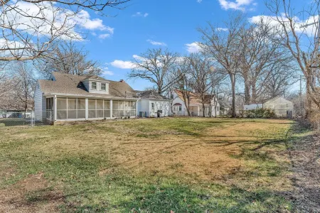 Avalon Gage House Отели рядом с Топека Филлип Биллард Апт