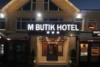 M Butik Hotel - 泳池