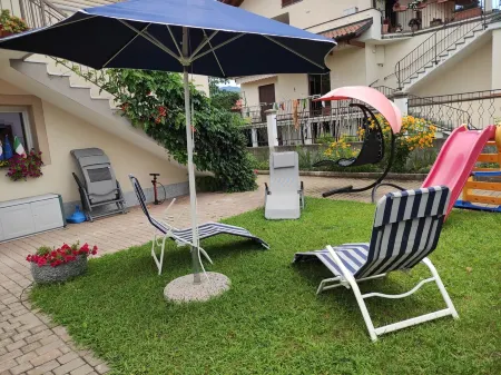 The blackbird's nest: garden and private parking.