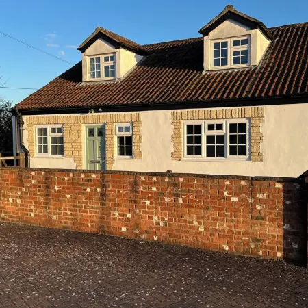The Lodge, South Cotswolds, comfortable contemporary rural home, views, parking
