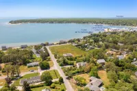 Water Views - Private Beach - Putting Green Hotels in Hampton Bays