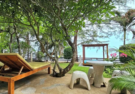 Emerald Sands Beach Villa Отели рядом с достопримечательностью «Secret Garden Spa»