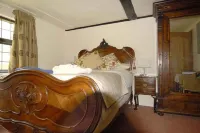 Cleavers Lyng 16th Century Country House Hotels in Hailsham