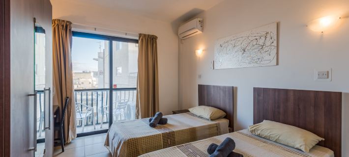 Seashells 2 Bedroom Apartment by Getaways Malta Hotels in Buġibba