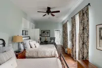 Historic Birch Lodge and Motel Hotels in Moran Township