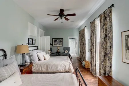 Historic Birch Lodge and Motel