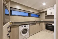 Forrest Hotel & Apartments Hotels in Phillip