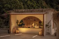 Maya Beach Resort - parking