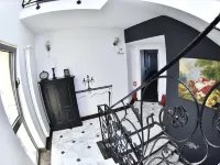 Villa Boutique Lafayette Hotels near Sector 2
