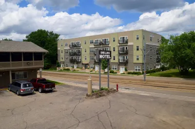 Snelling Motel Hotels in 