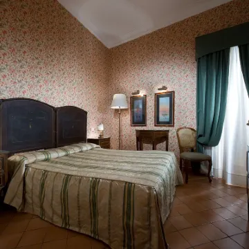 齊亞賈魅力酒店 鄰近蛋堡的酒店