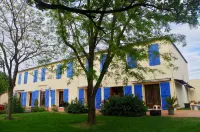 Les Trois cèdres Các khách sạn gần Embarcadère du Marais Poitevin