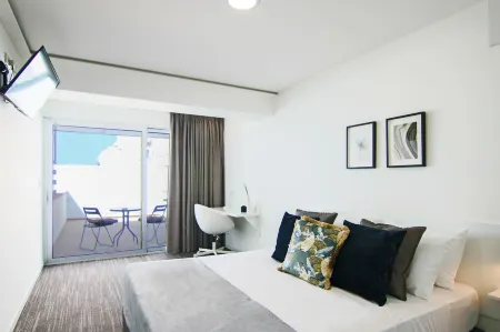 Phaedrus Living: Luxury Suite Nicosia 502 Отели в г. Строволос
