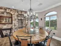 Castle on a hill, breathtaking views, surrounded with pools, trees, and lawn Hotels in Ramona