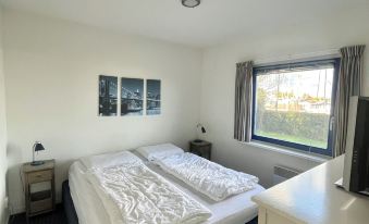 6 Pers. Modern Harbor House with Fenced Garden with the Lake View