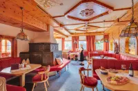 Apparthotel Talhof, Restaurant, Pool Und Spa Hotels in Worgl