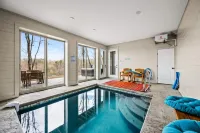 NEW Lake View Indoor Pool Sleeps 14 Hot Tub