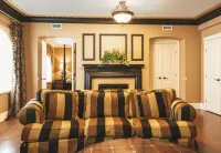 Grant Hall Hotel