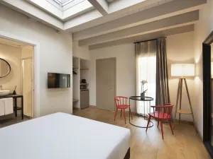 Opera35 Boutique Hotel