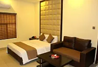 Hotel Akbar International - parking