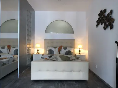 Luxury Westpark 2 Residence Lake View W6 Hôtels à : Rosu