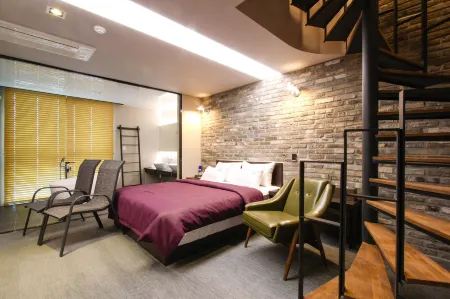 Louis Boutique Hotel Отели рядом с достопримечательностью «Yeojwacheon Stream»