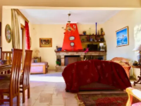 Delphicenter-Penthouse-Celebrity V.I.P