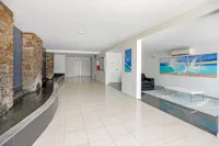 Pool View City Centre Apartment 202