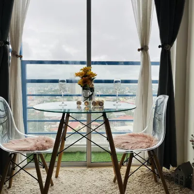 Bright Studio Sleeps 3 with Parking and City View Các khách sạn gần Di tích Roman Castrum Ruins