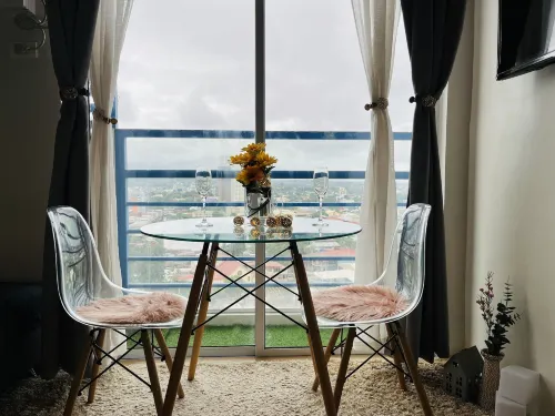 Bright Studio Sleeps 3 with Parking and City View - Balkoner