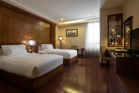 โรงแรมเญิ้ตฮา โลเปรา