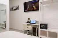 Royal Central Room Hotels near Piazza Maggiore