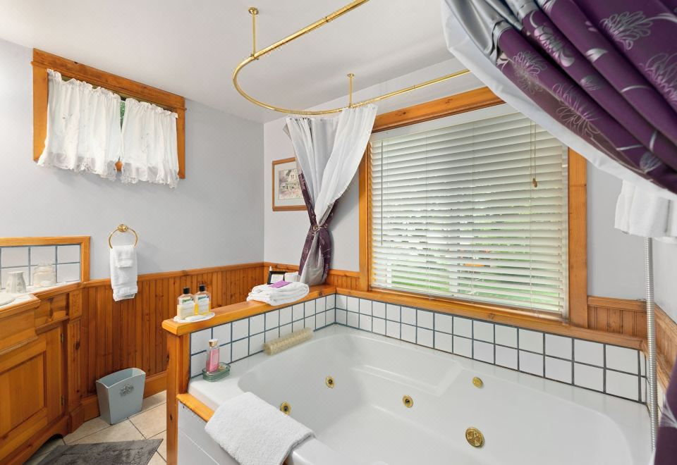 더 게이블스 와인 컨트리 인의 고급스러운 객실 인테리어