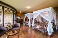 LAKE NAKURU SOPA LODGE - balcony