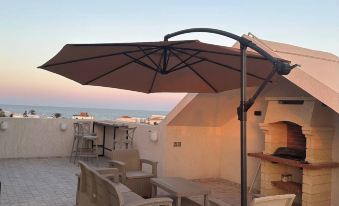 Luxury Rooftop Wifi, AC, Outdoor Barbecue