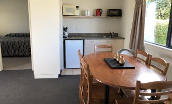 Riverlands Holiday Park