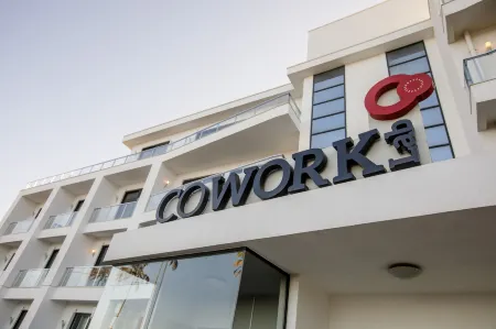 Cowork Lab Suites