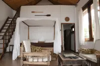 Papa's Cafe and Bungalows