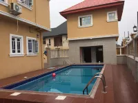 Buggatti Hotel and Suites - Pet friendly