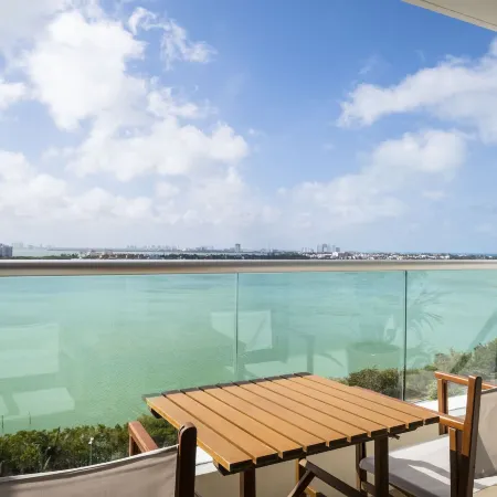 Hotel NYX Cancun