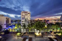 Circle on Cavill - Self Contained & Privately Managed Apartments - Wow Stay - Homestays