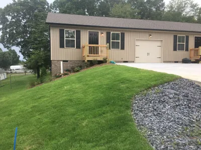 Cozy Retreat • King Bed & Kitchen Near Lee Các khách sạn gần Cleveland Bradley County Public Library