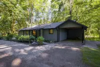 Bigfoot Bungalow — Creekside Paradise