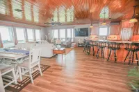 Fun on Sargent Beach in this Fabulous Vacation Home!