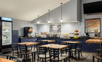 AmericInn by Wyndham Lincoln South