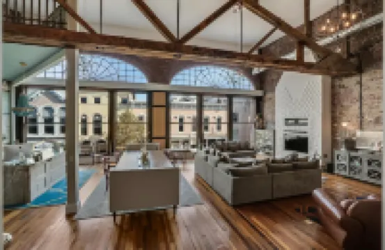 Urban Loft 5,000 SqFt. Sleeps 17 Next to Frankfort Distilleries,PERFECT LOCATION