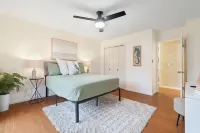 Tranquil Golf Course Views and Spacious Patios - Charming Retreat Hotels in Escambia County